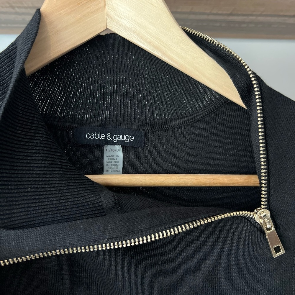 Cable & Gauge Black Knit Zippered Tunic - Picture 3 of 5